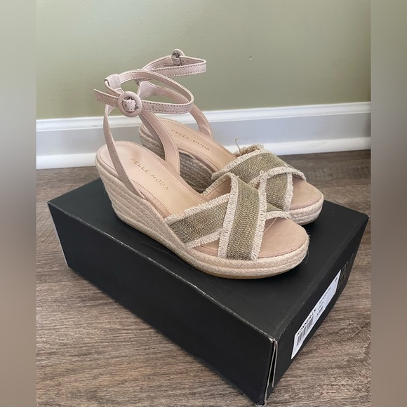 NIB Wedge Sandal Konner by Pelle Moda - Picture 2 of 7